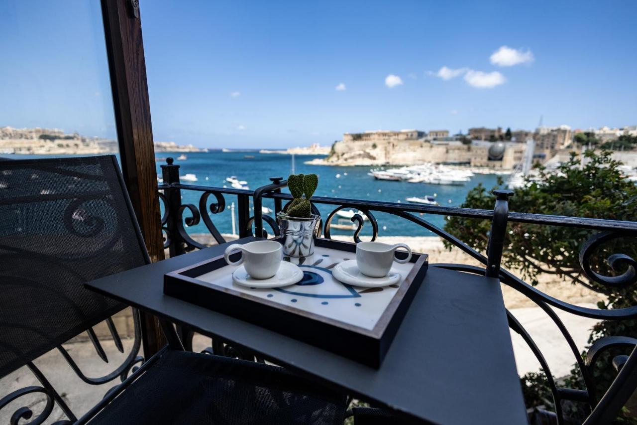 Blue Eye - Waterfront Home In A Scenic Location Birgu Kültér fotó