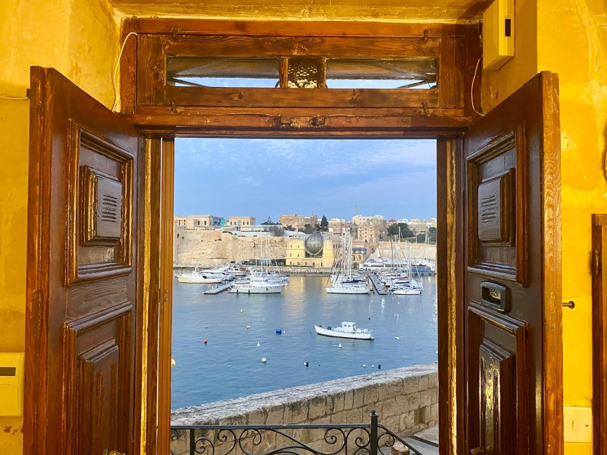 Blue Eye - Waterfront Home In A Scenic Location Birgu Kültér fotó